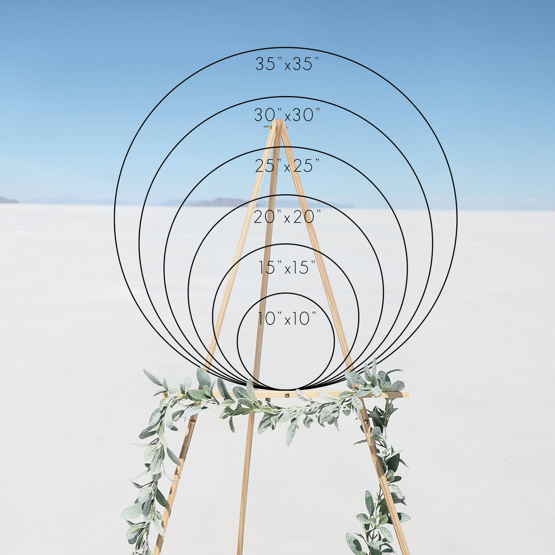 Frosted Acrylic Botanical Wedding Sign | Round Daisy
